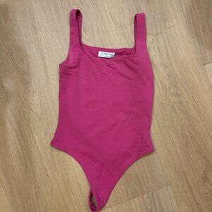 Aritzia contour squareneck bodysuit Hot pink xs